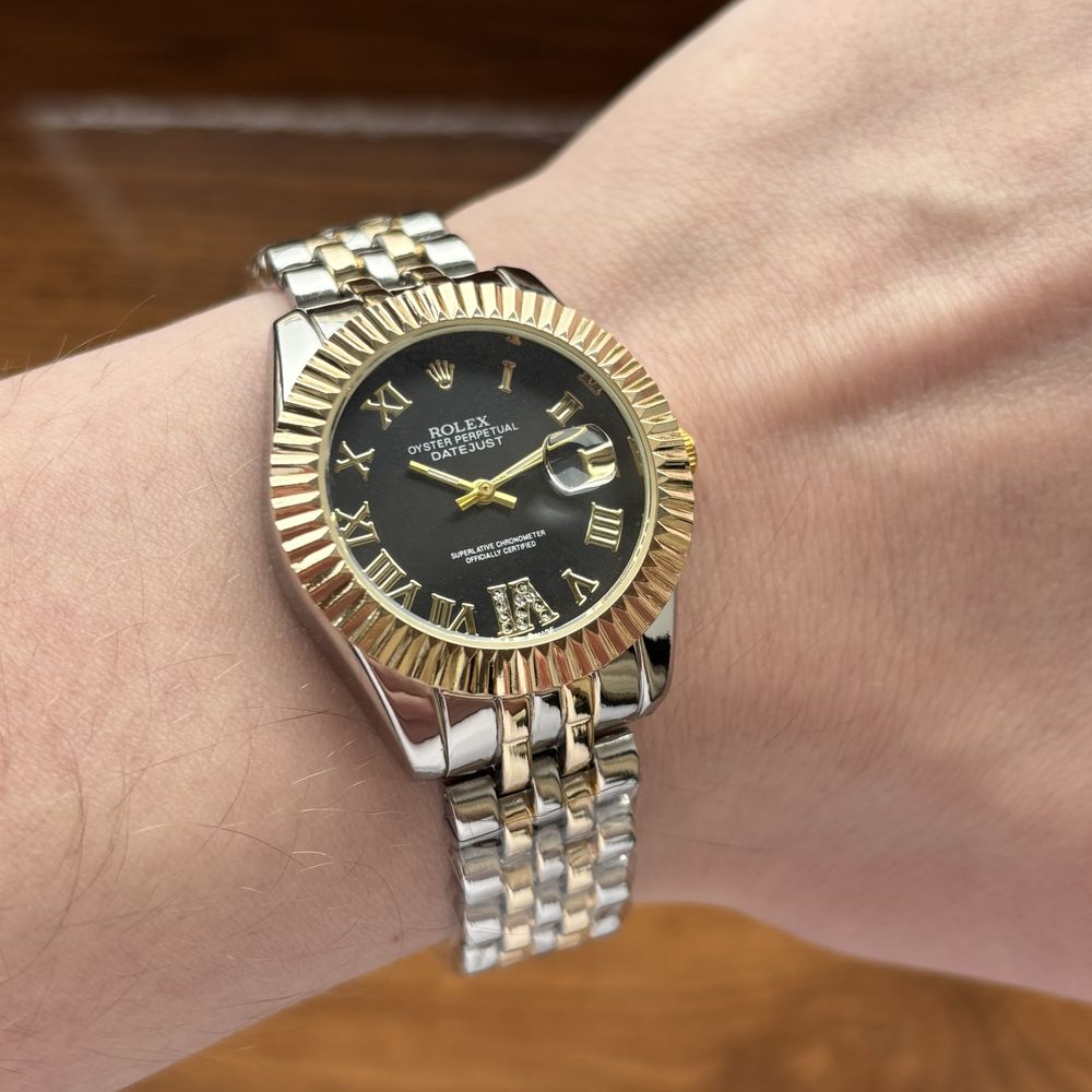 Жіночий годинник Rolex на браслеті з робочою датою