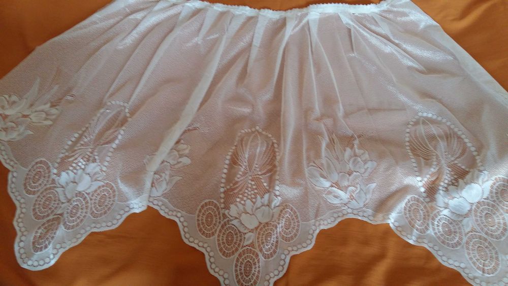 Firanka na taśmie szer.83xdł.86cm.Firaneczka.