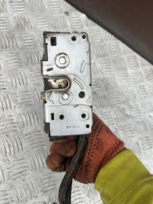 Замок двери, задней левой, Fiat Fiorino/Citroen Nemo