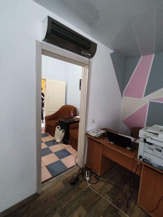 Здам офіс 40м. р-н Европорту, з окремим входом