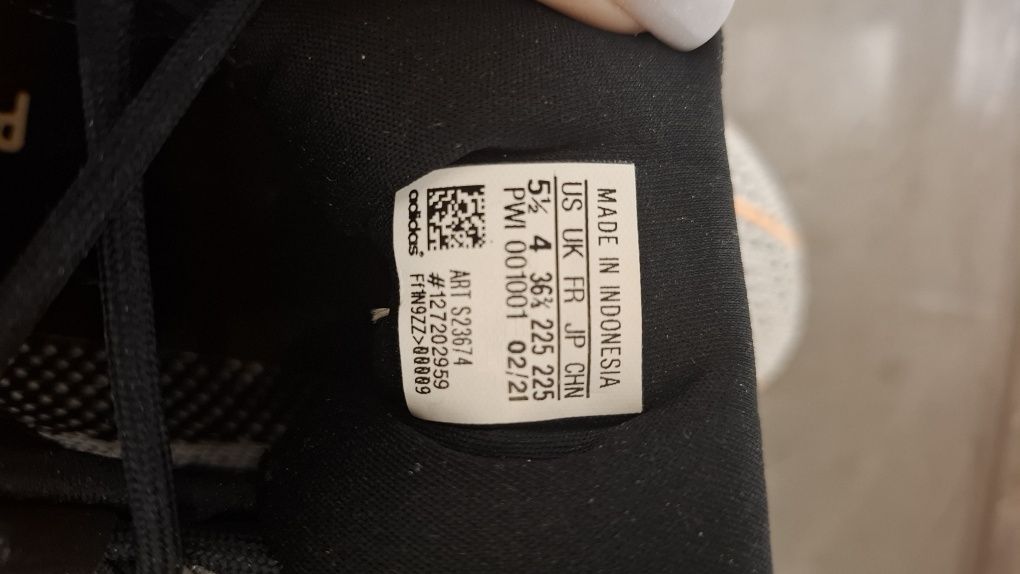 Кросівки жіночі Adidas