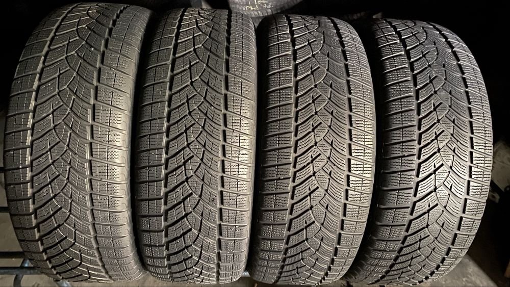 Шини 235/55/18 - 4шт Goodyear UltraGrip P+ SUV зима