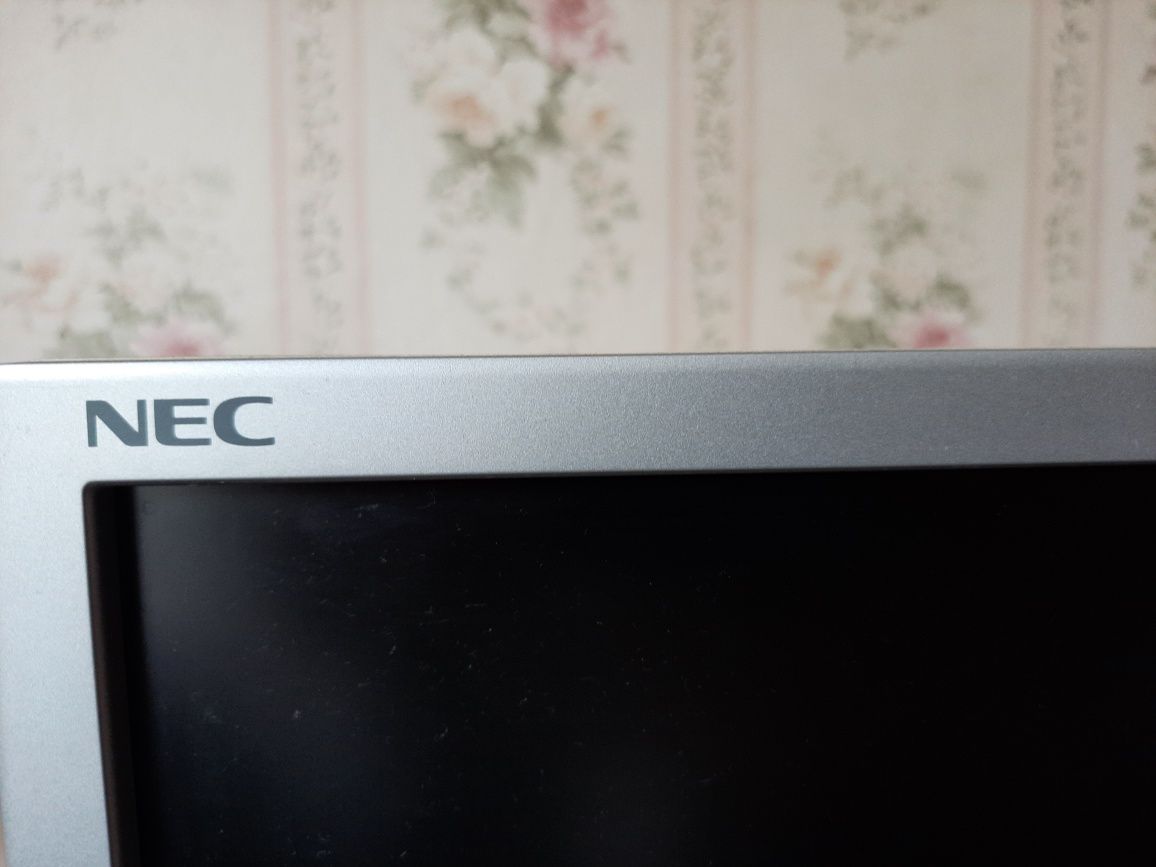 Монітор NEC MyltiSync E222W