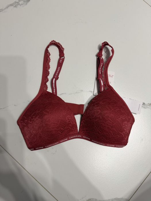 Удобний красний лифчик Calvin Clein, с бирками