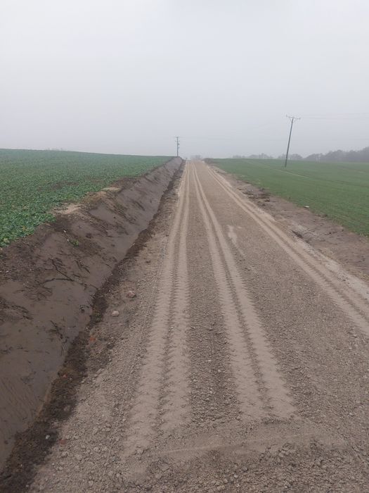 Budowa dróg Rozbiórki budynków Roboty ziemne Sendom Niwelacja Stawy