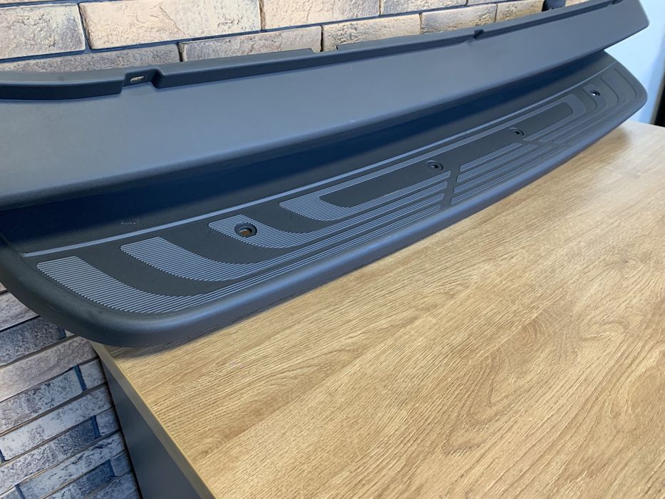 Задній бампер ступенька Mercedes Sprinter 907