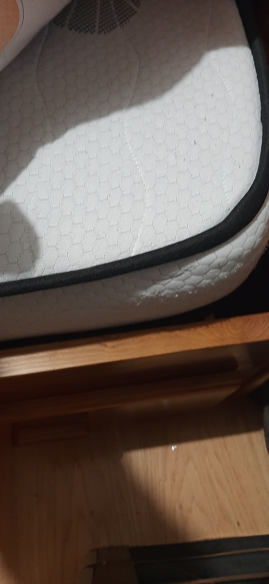 Cama de casal com gavetas