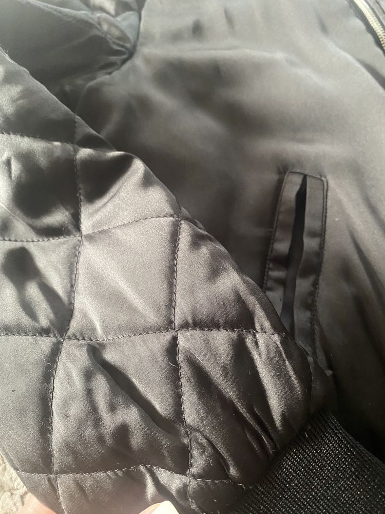 Бомбер жіночий H&M