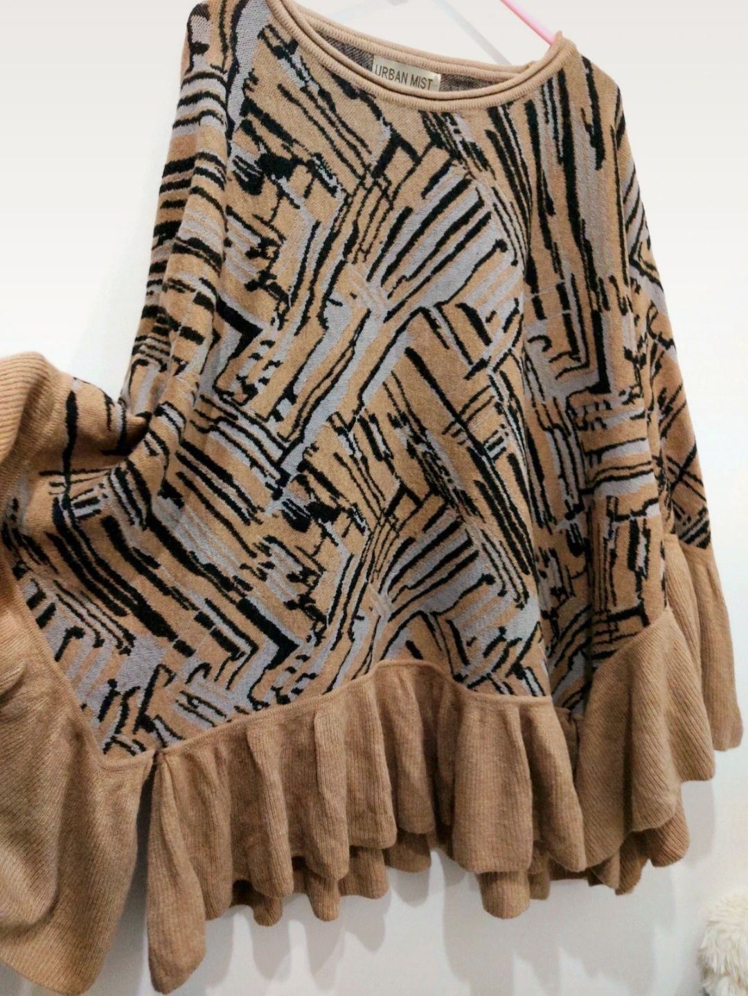 Sweter kimono, poncho z falbanami rozmiar Uniwersalny