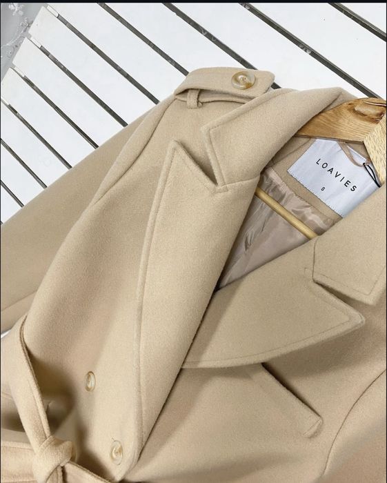 Пальто бежеве нове