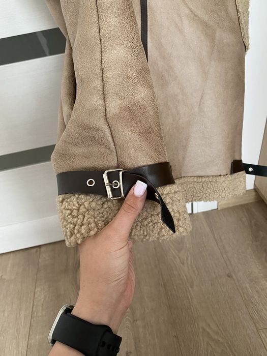 Трендова жилетка в стилі ZARA на осінь зиму безрукавка куртка дублянка