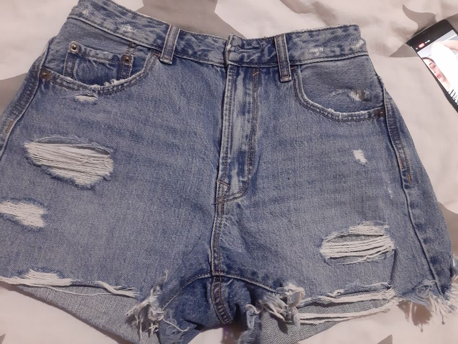 Продам шорти жіночі