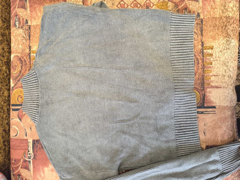 Светр укорочений, оверсайз,в гарному стані