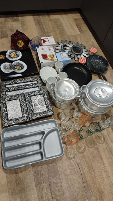 Utensílios de cozinha entre outros