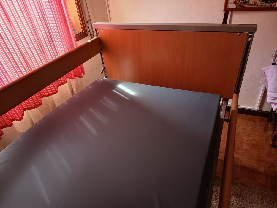 Cama articulada elevatória