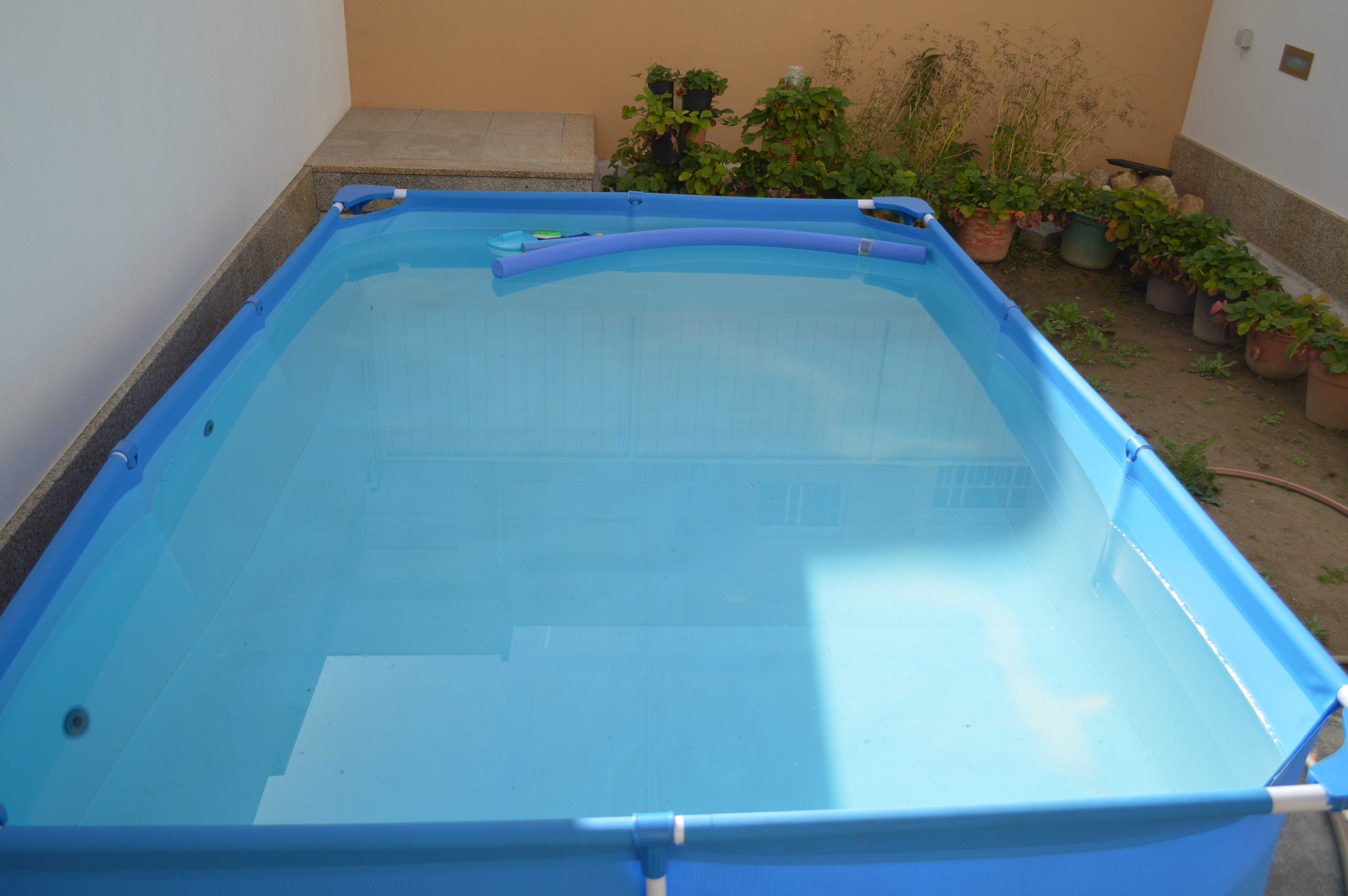 Piscina Bestway 3.00 x 2.01 x 66  * Bom estado (pouco usada)