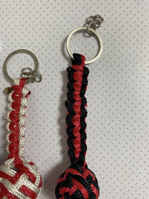 Porta chaves feitos à mão/ paracord