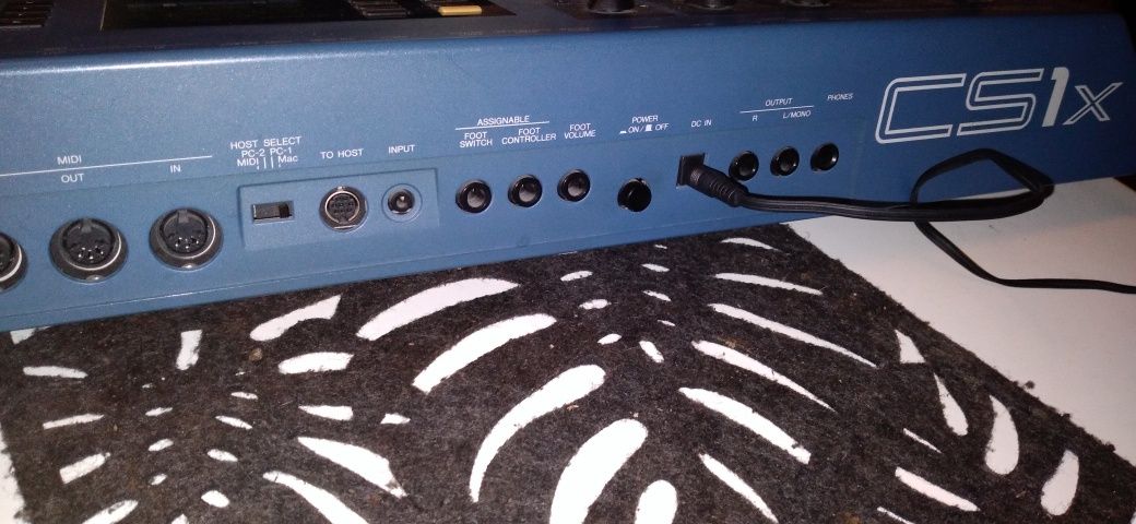 Syntezator Yamaha CS1x , stan bdb