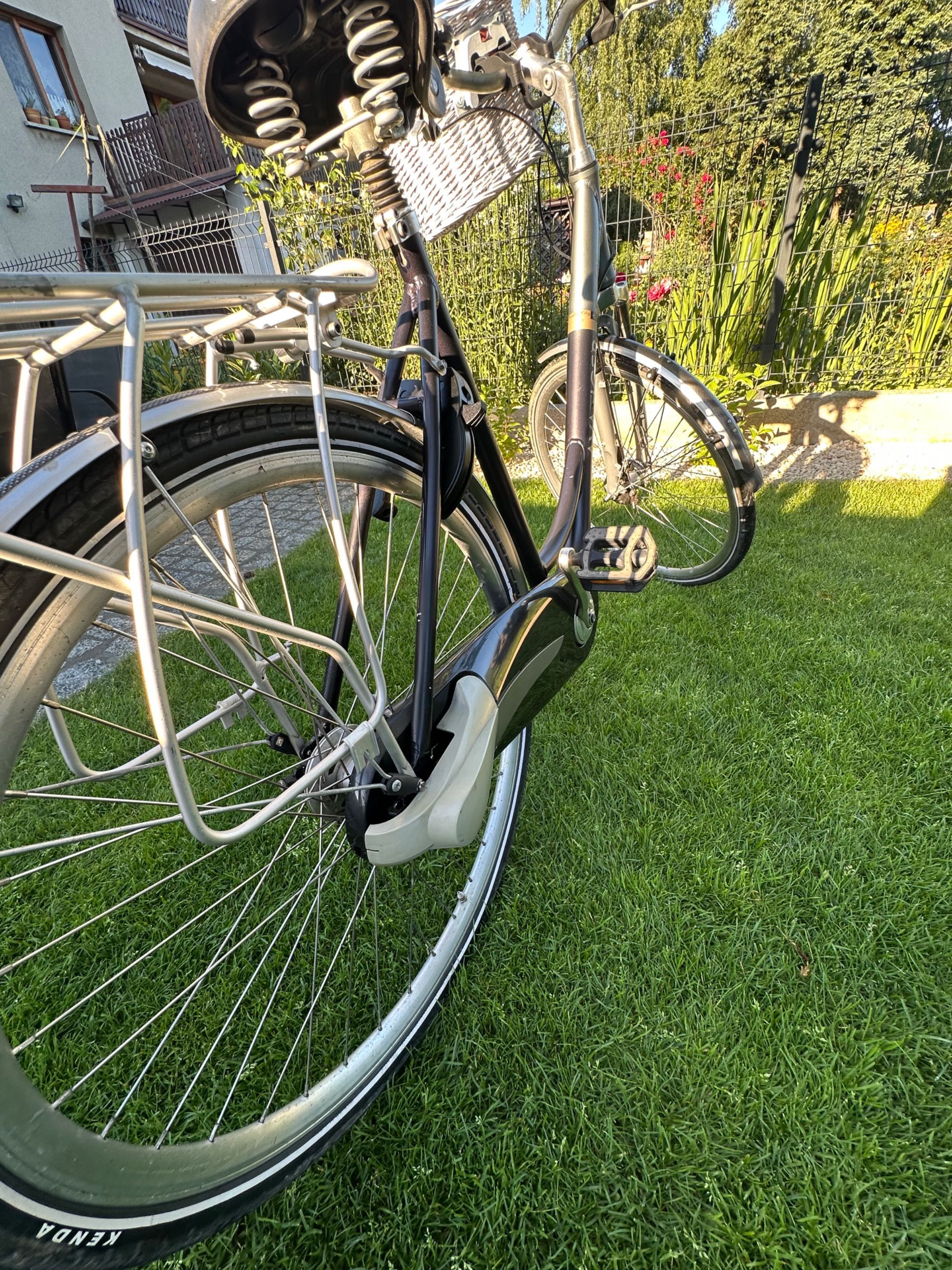 Rower damski z koszyczkiem