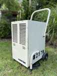 Przemyslowy osuszacz powietrza Master 40l/dobe