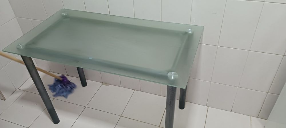 Mesa de cozinha com 4 cadeiras