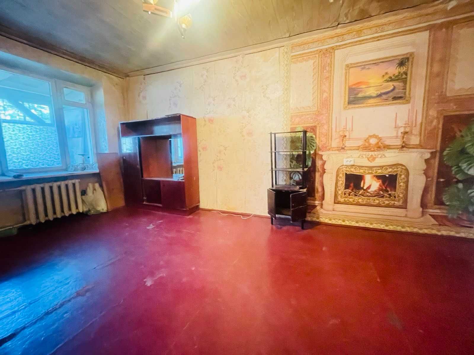 Продаю 2-ну квартиру. ПТЗ. Район  СШ 28. Не  кутова