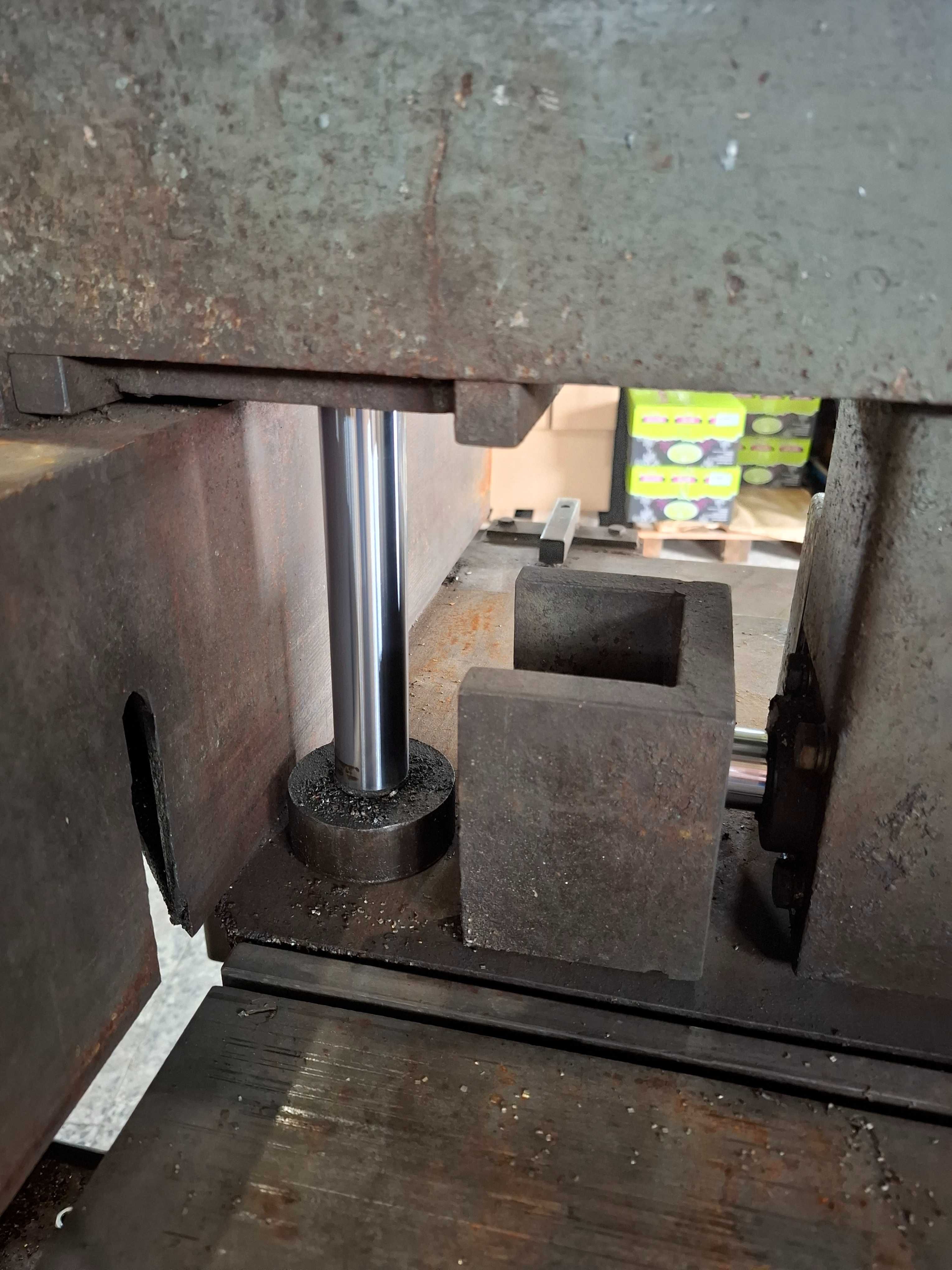 Piła przecinarka tarczowa do metalu stali Trennjaeger LPC 110/400 FVat