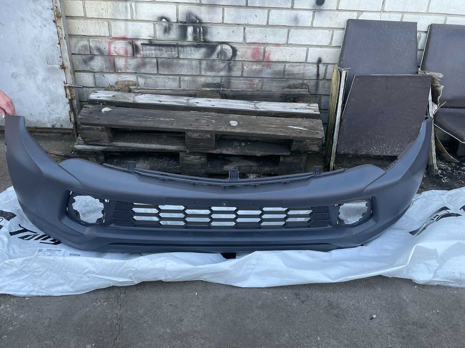 Бампер передний l200 - 2015 - 2018 новый аналог 6400F769  6400G511