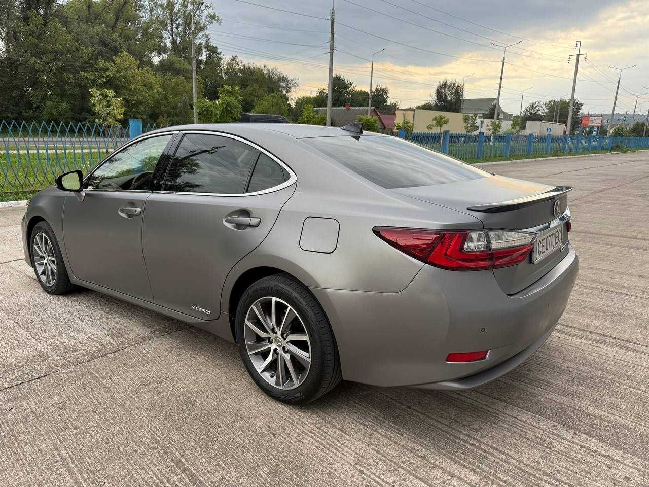 Lexus ES 300H 2016  (23.700$)