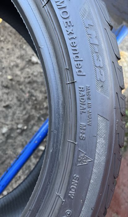 255/40/18 R18 Brigestone Blizzak LM-32 зима 2 шт