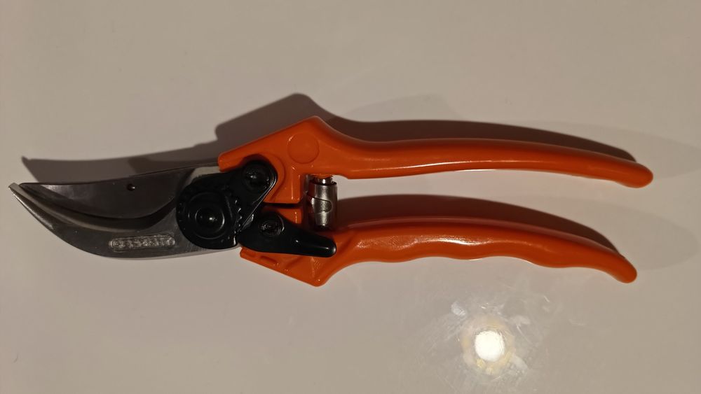 Stihl PG 30 sekator mocny