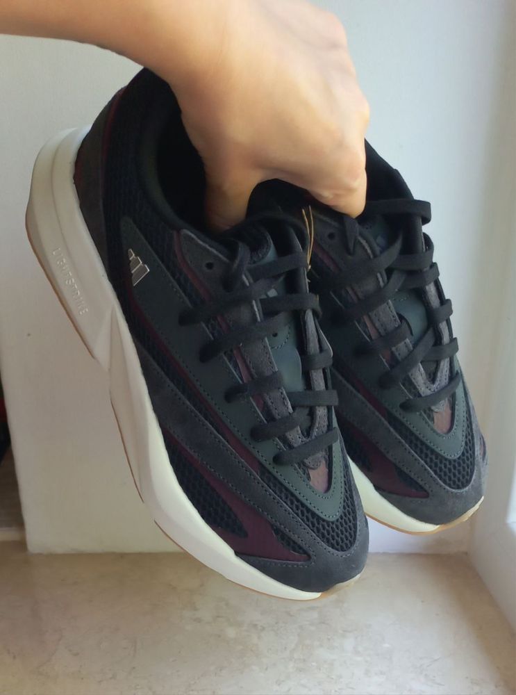 Кросівки жіночі adidas  lightblaze оригінал!