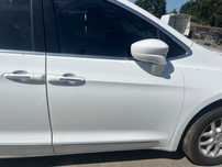 Pacifica / Voyager 2016- 2024 drzwi prawy przód   PW7