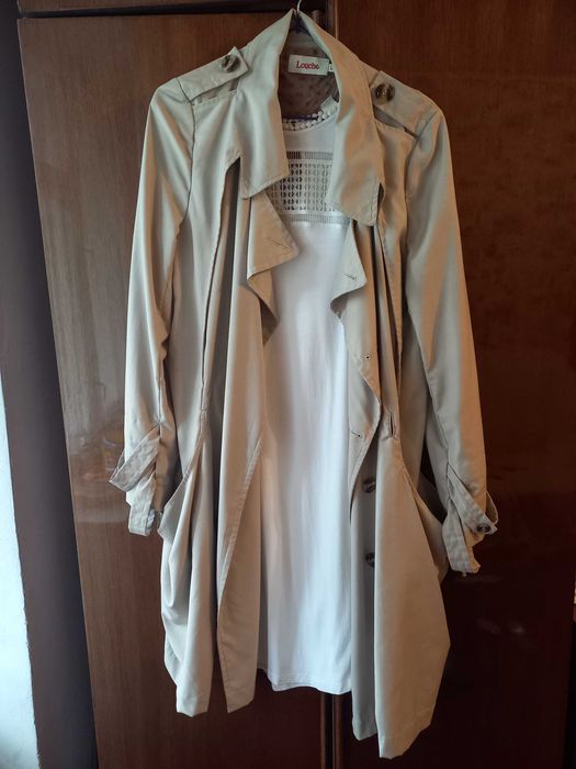 Продам красивий блакитний жіночий піджак, ніжна дуже приємна тканина!