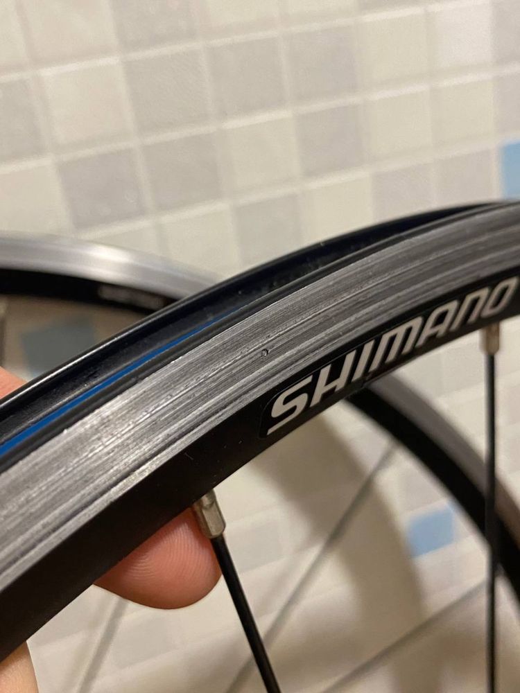 Продам шоссе колеса shimano R5 Continental Ultra Sport 2