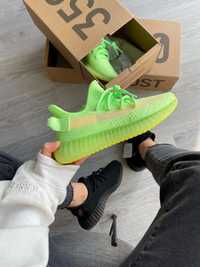 Adidas Yeezy Boost 350 v2 green - в наявності пару розмірів