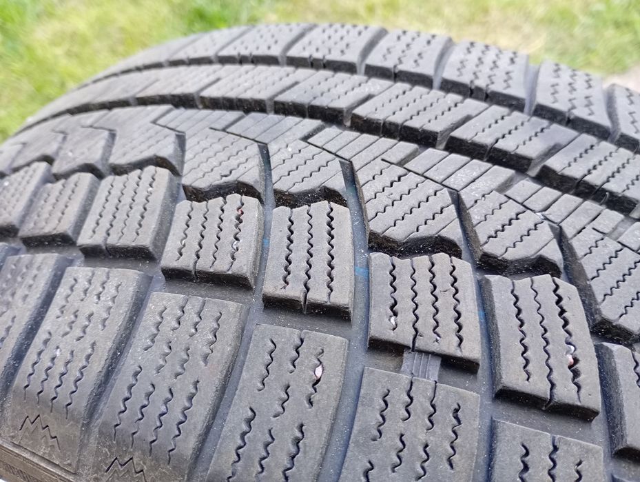 Opony zimowe 205x55R16