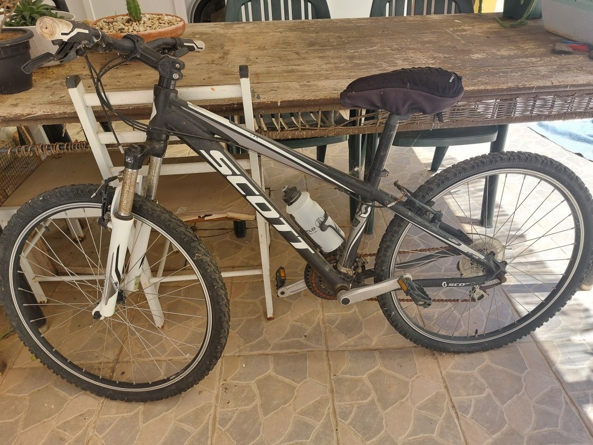 Bicicleta  de estrada Scott  com mudanças