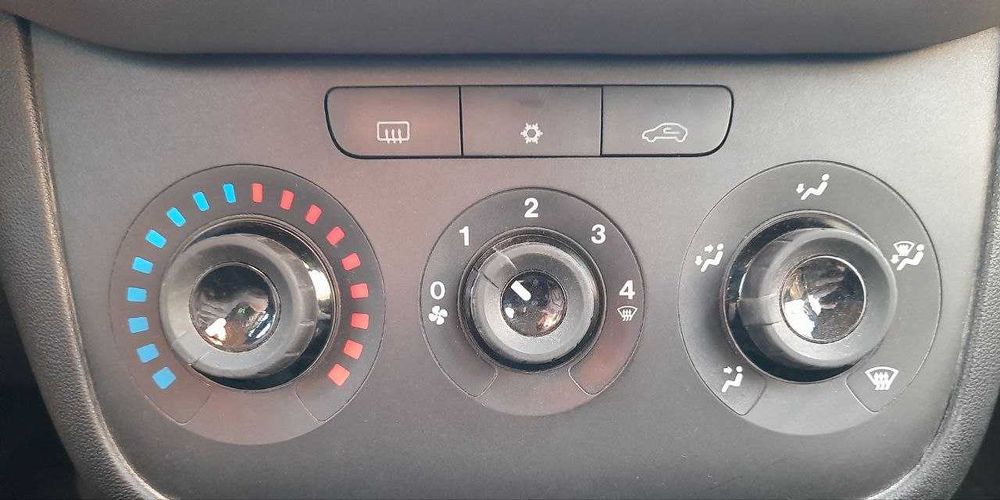 Fiat Linea 1.4 бензин 2013 року