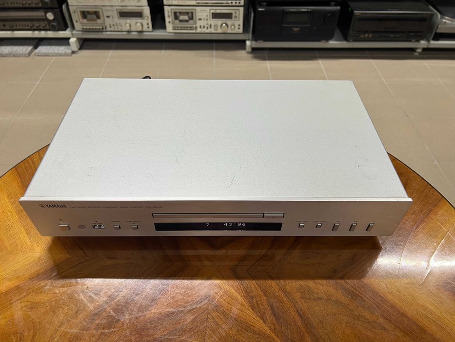 Odtwarzacz płyt CD Yamaha CD-S300 Audio Room