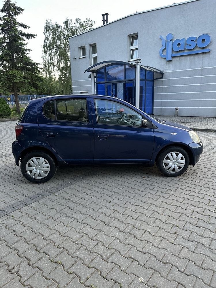 Toyota Yaris 1.3 benzyna KLIMA 4/5 drzwi Ładna