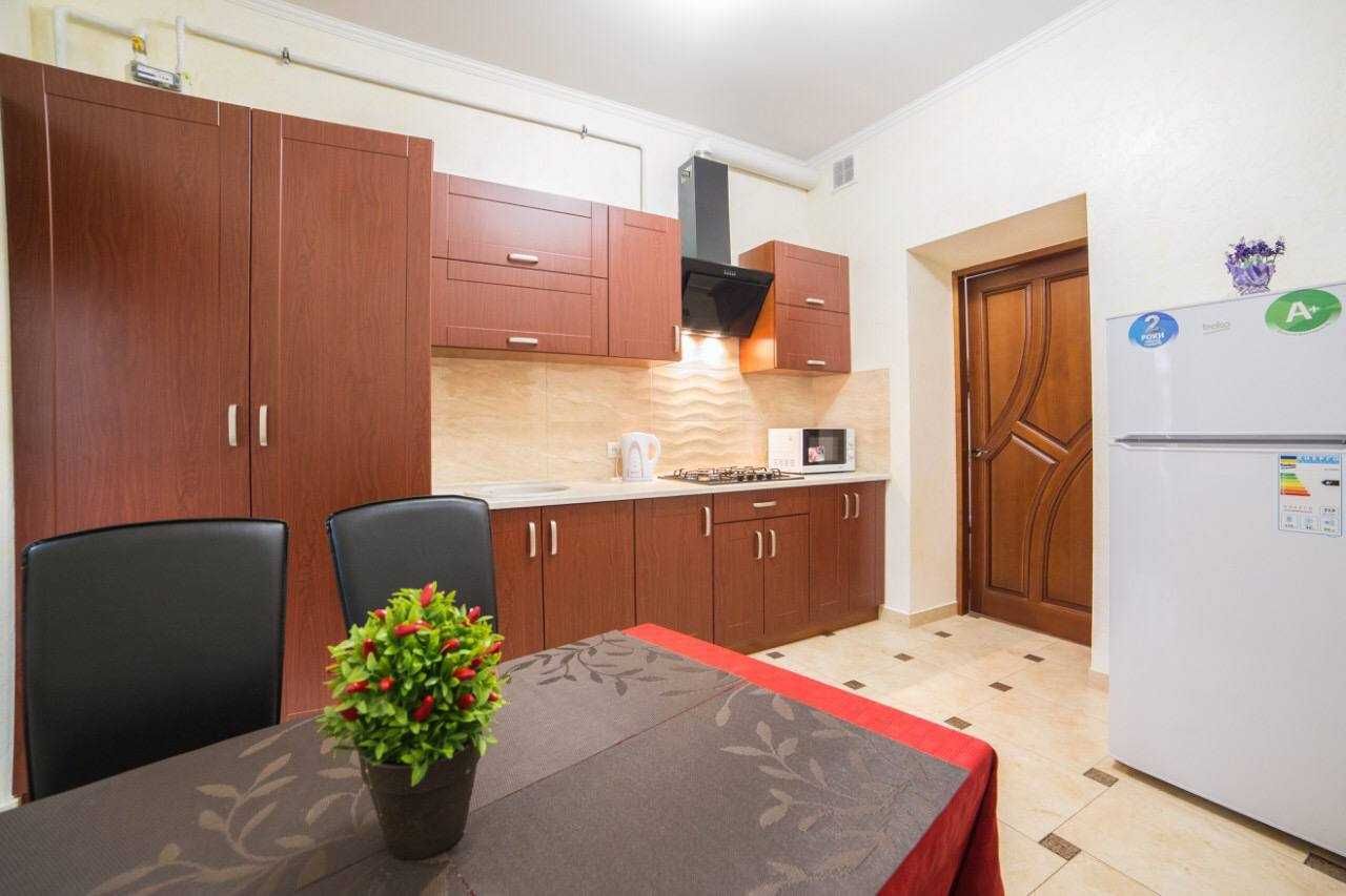 Продаж 1кім квартири по вул.Хмельницького (початок)