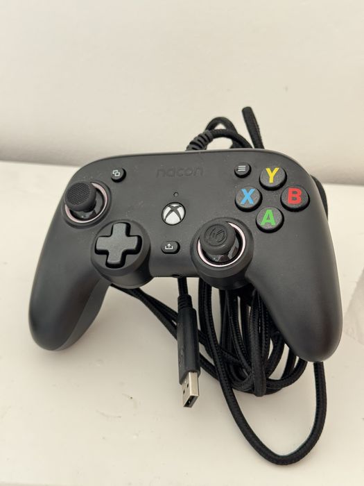 Comando Nacon Pro Compact Xbox