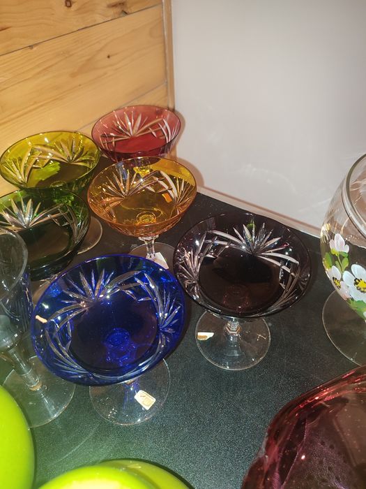 Sprzedam kieliszki kryształowe do szampana/Martini