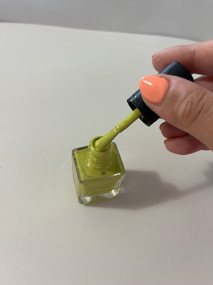 2 Vernizes essence e 1 da catrice