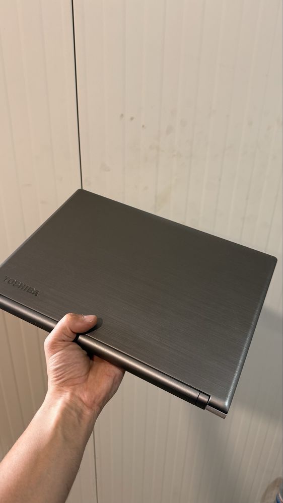 Portatil Toshiba 14” i5 6200U 12GB Ram SSD 256GB
