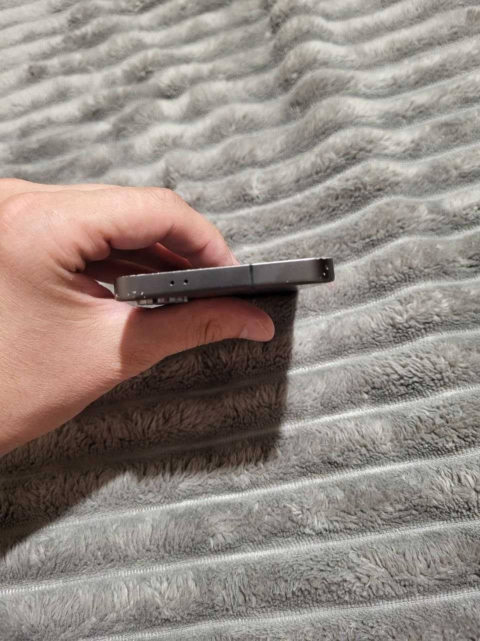 Samsung galaxy S24 8/128 sim lock