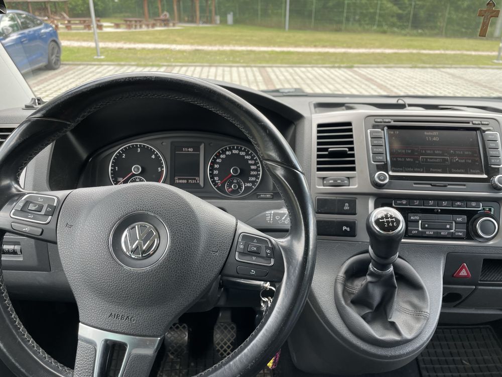 VW Caravelle 2014 SALON PL 2-właściciel BEZWYPADKOWY 2.0 TDi 140KM