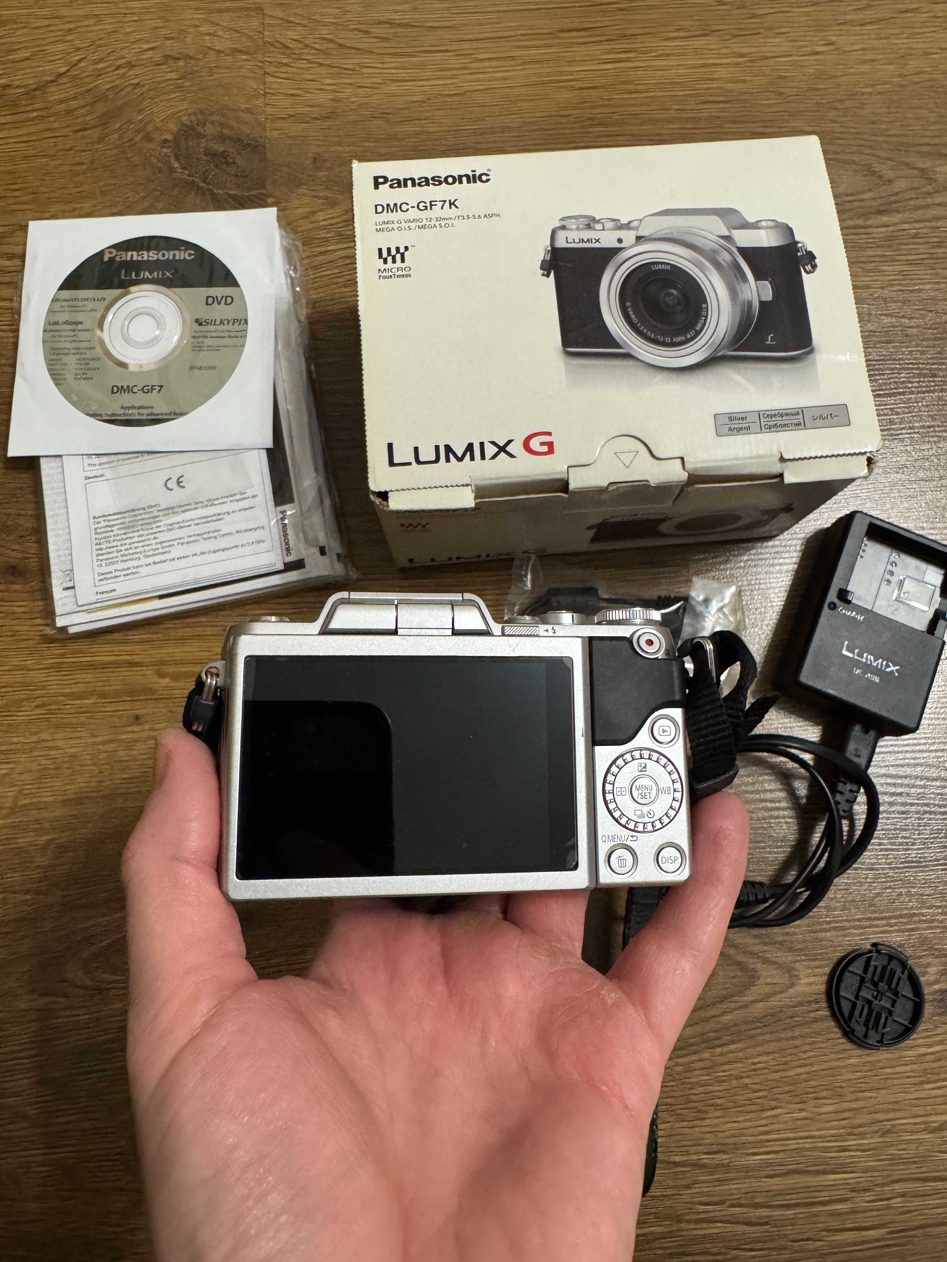 Бездзеркальний фотоапарат Panasonic Lumix DMC-GF7 kit (12-32mm)