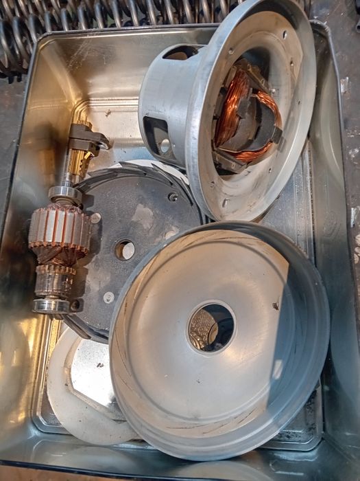 Продам двигун пилососа на запчастини